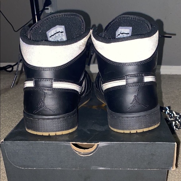 Jordan 1 retro winterized mid